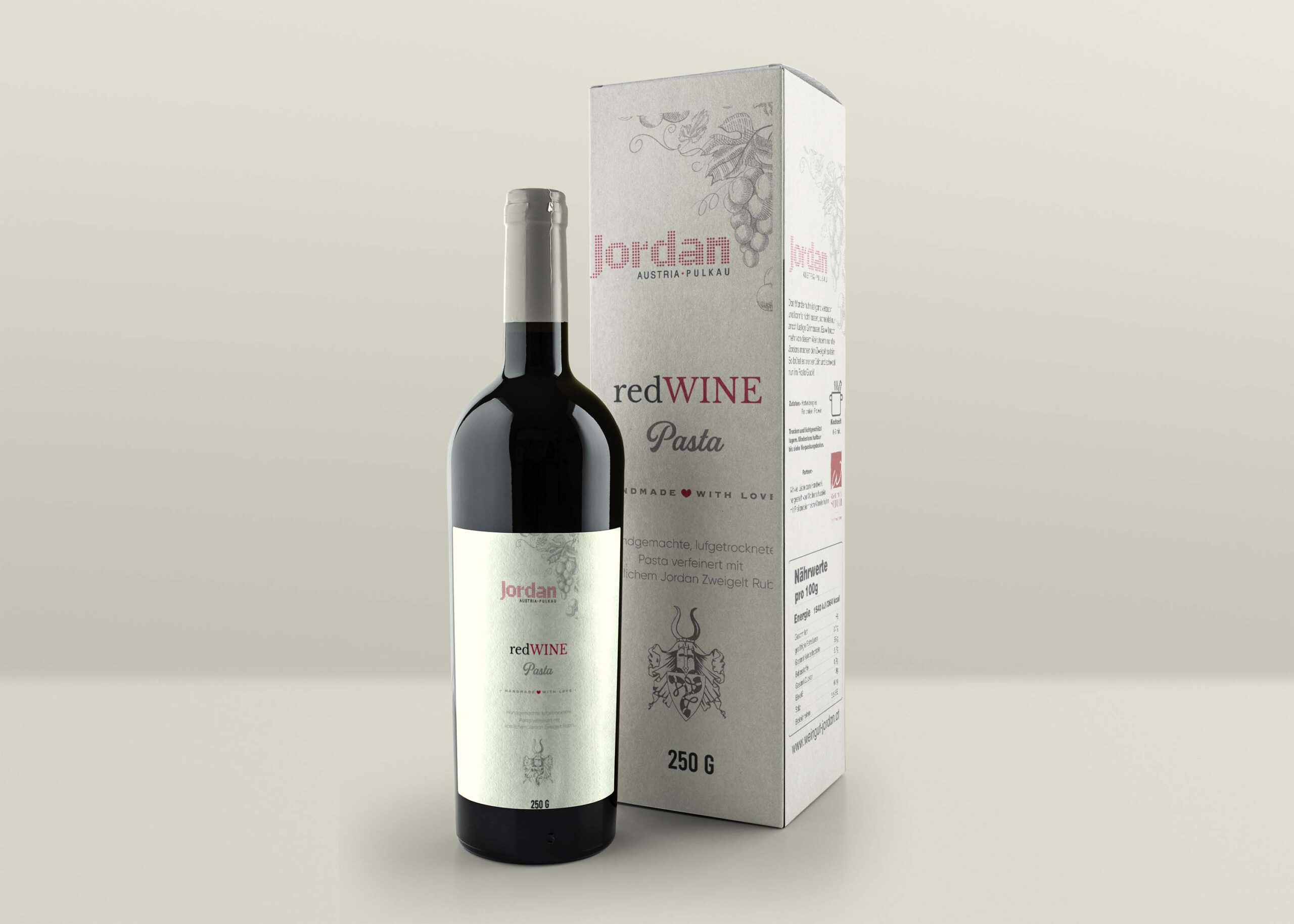 Free Wine Packaging Mockup PSD