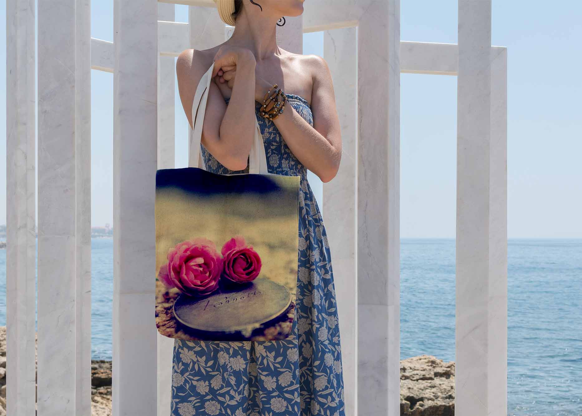 Free Girl Tote bag Mockup