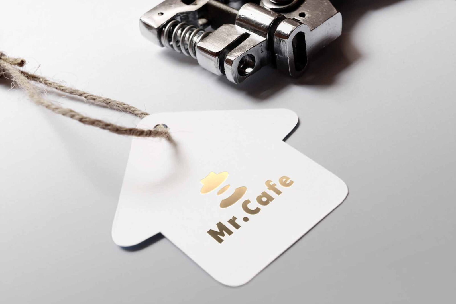 Free Golden Text Tag Mockup