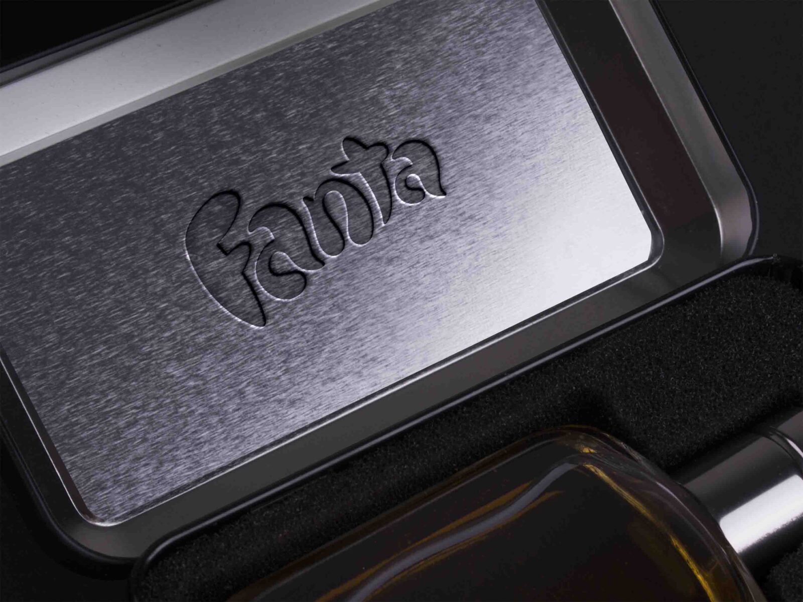 Free Metal Press Logo Mockup