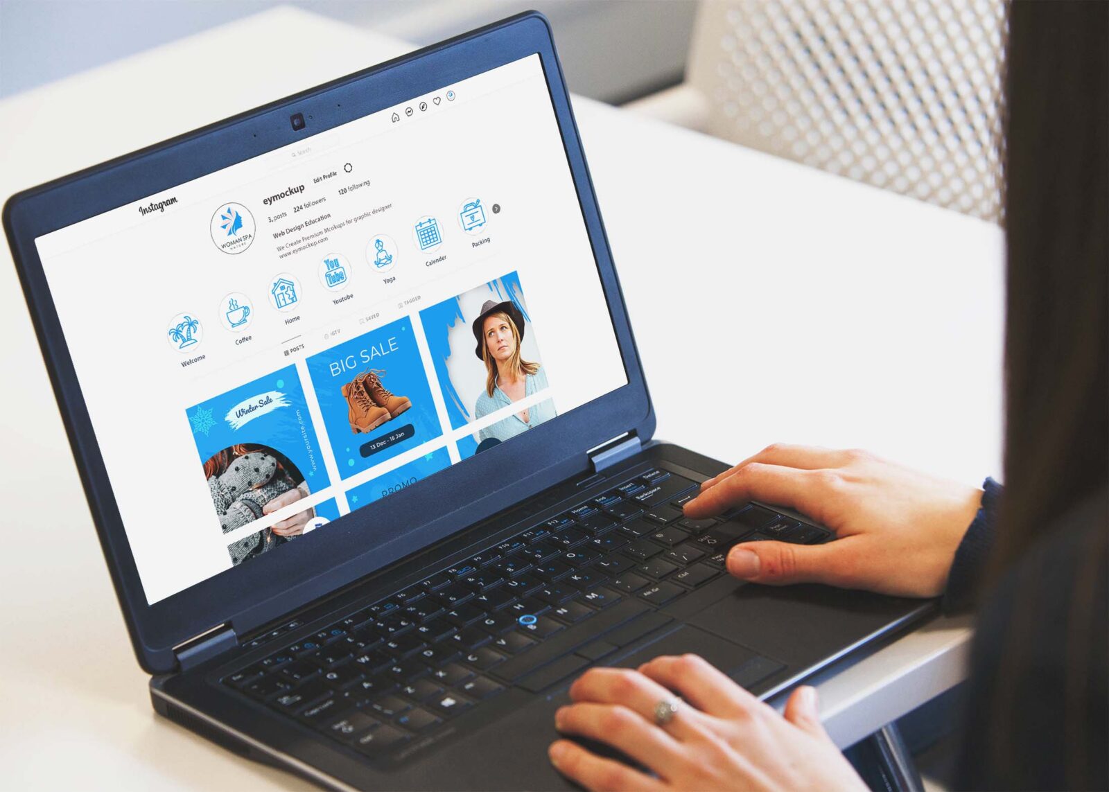 Free Old Laptop Website Mockup